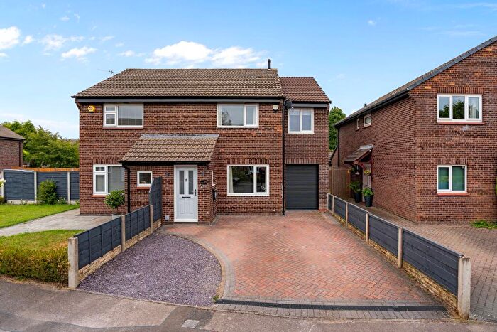 3 Bedroom Semi-Detached House For Sale In Totnes Avenue, Bramhall, SK7