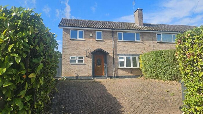 4 Bedroom Semi-Detached House To Rent In Kesterton Road, Sutton Coldfield, West Midlands, B74