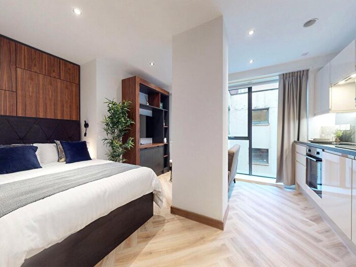 Apartment To Rent In Apt, Live Oasis Deansgate #, M2