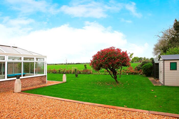 2 Bedroom Bungalow For Sale In Walnut Close, Newborough, Peterborough, PE6