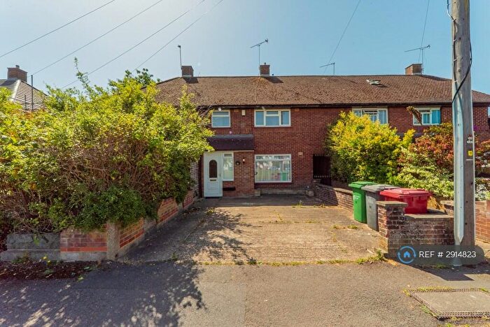 3 Bedroom Terraced House To Rent In Phipps Road, Slough, SL1
