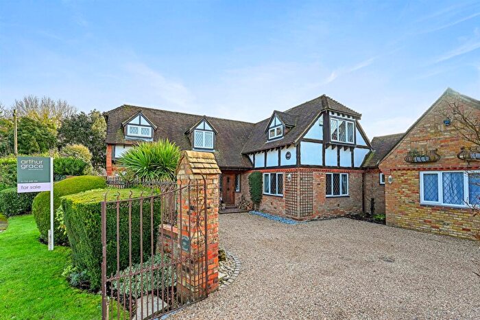 5 Bedroom Detached House For Sale In Denham Lane, Chalfont St. Peter, SL9