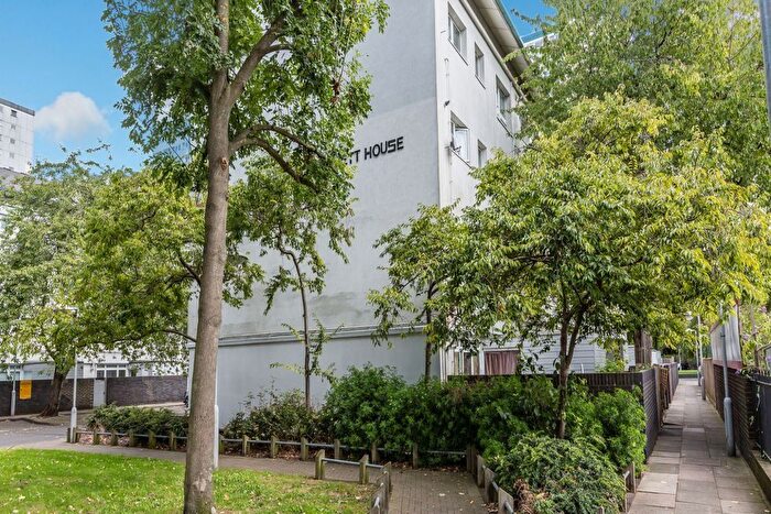 3 Bedroom Flat To Rent In Hornsey Road, London, N7