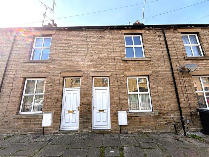 1 Bedroom Terraced House For Sale In East Street, Rastrick, Brighouse, HD6