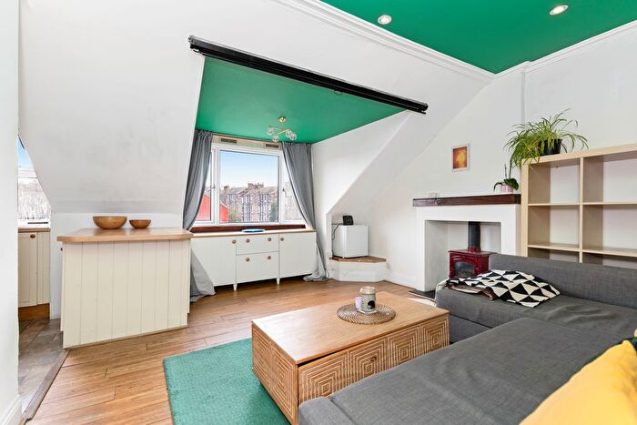 2 Bedroom Flat For Sale In / Marys Place, Stockbridge, Edinburgh, EH4