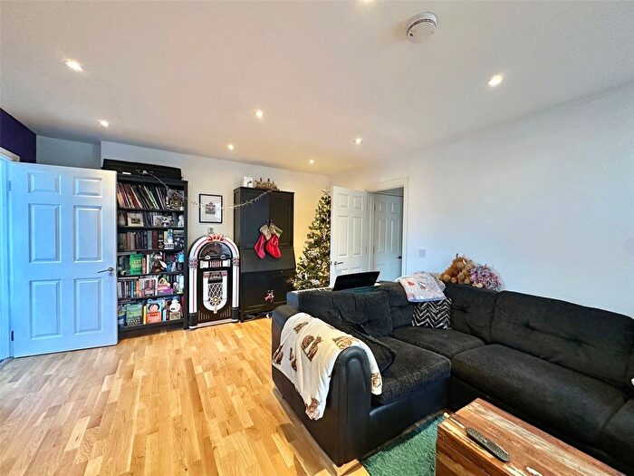 1 Bedroom Flat To Rent In Henfield Road, London, SW19