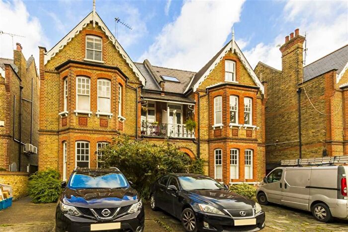 Studio To Rent In Park Road, Teddington, TW11