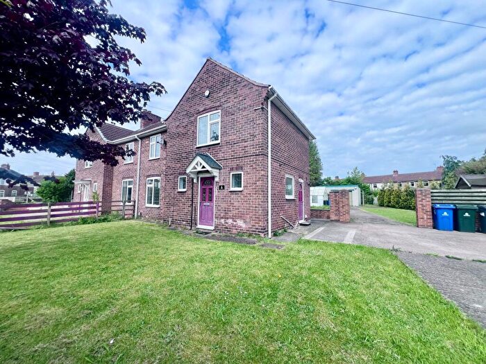 3 Bedroom Semi-Detached House To Rent In Aberconway Crescent, New Rossington, DN11