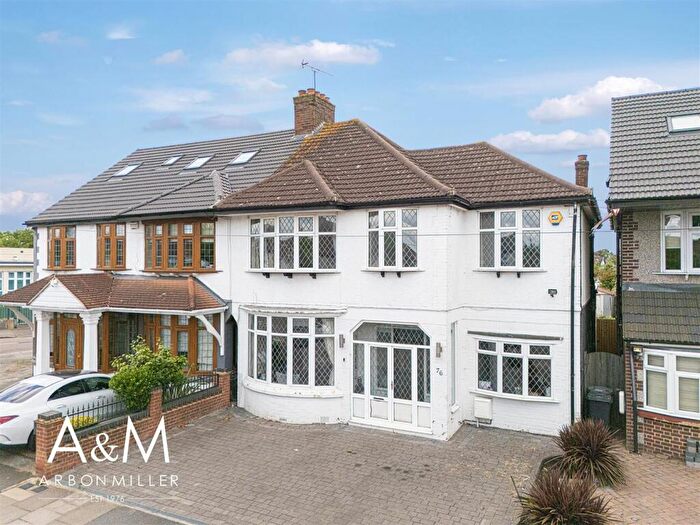 4 Bedroom Semi-Detached House For Sale In Lord Avenue, Clayhall, IG5