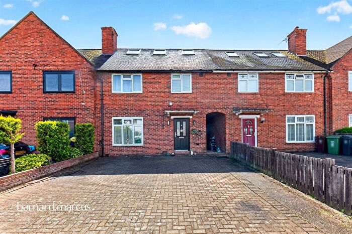 5 Bedroom Terraced House For Sale In Brumfield Road, Epsom, KT19