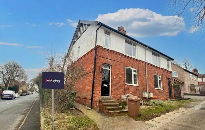 3 Bedroom Semi-Detached House To Rent In North Drive, Swanland, HU14