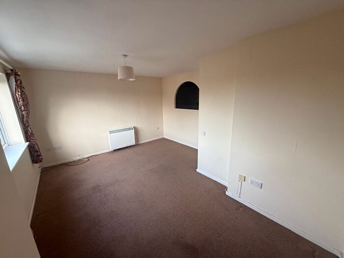 2 Bedroom Flat To Rent In Great Meadow Road, Bristol, BS32