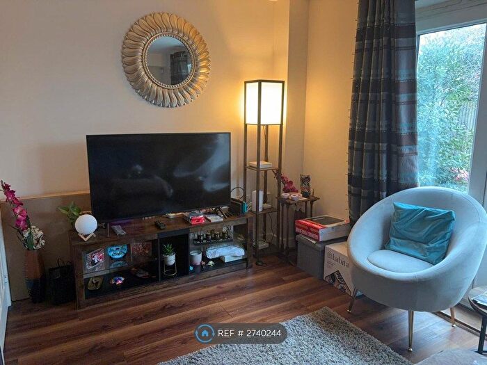 3 Bedroom End Terrace House To Rent In Hanno Close, Wallington, SM6