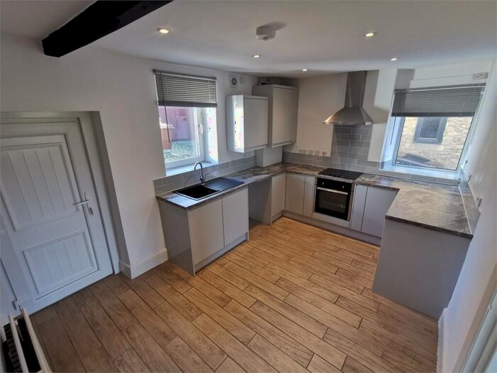 2 Bedroom Cottage To Rent In Bolton Road North, Ramsbottom, Bury, BL0