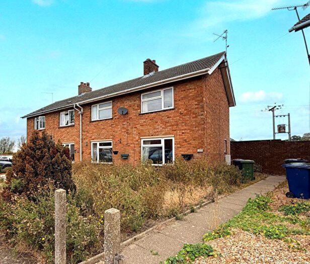 3 Bedroom Semi-Detached House For Sale In Glebe Close, Manea, March, PE15