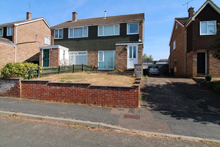 3 Bedroom Semi-Detached House For Sale In Hazelmere Road, Stevenage, SG2