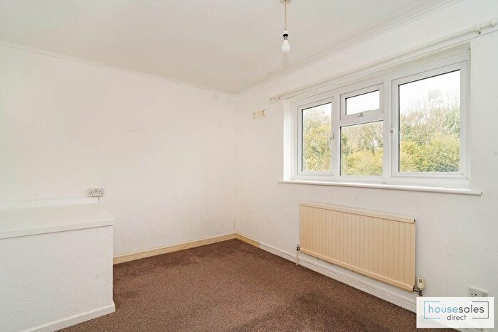 2 Bedroom Semi-Detached House For Sale In Blackthorn Close Pennington, Lymington, SO41