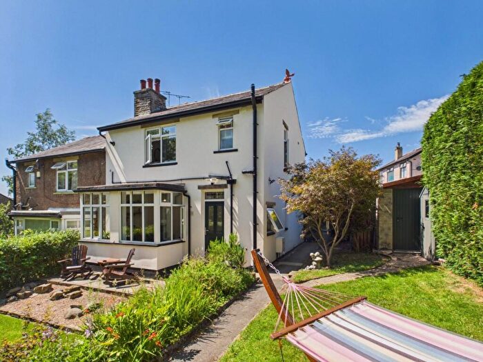 3 Bedroom Semi-Detached House For Sale In Daleside Road, Riddlesden, Keighley, BD20