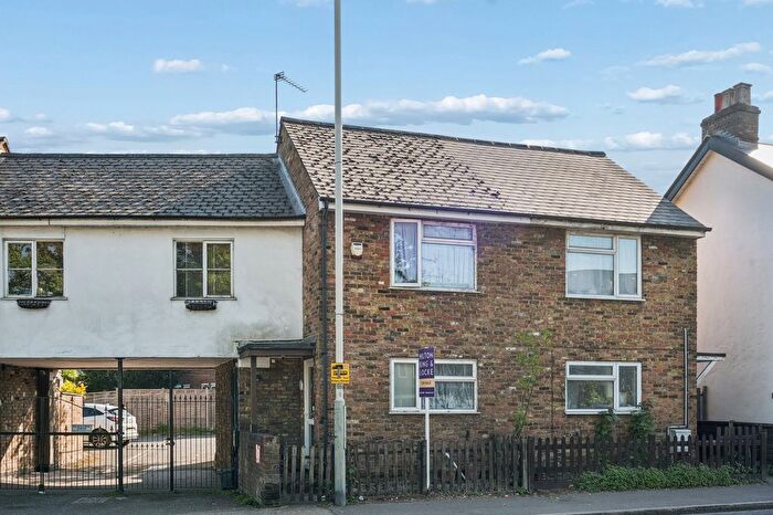 2 Bedroom Cottage For Sale In High Street, Cowley, Uxbridge, UB8