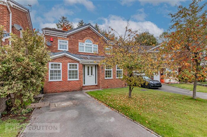 4 Bedroom Detached House For Sale In Willow Wood Close, Ashton-Under-lyne, Lancashire, OL6