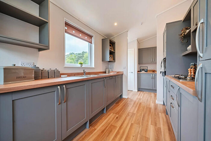2 Bedroom Park Home For Sale In Thetford, Norfolk, IP24
