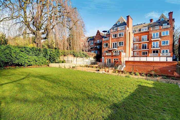 1 Bedroom Apartment To Rent In Fitzjohns Avenue, Hampstead, London, NW3
