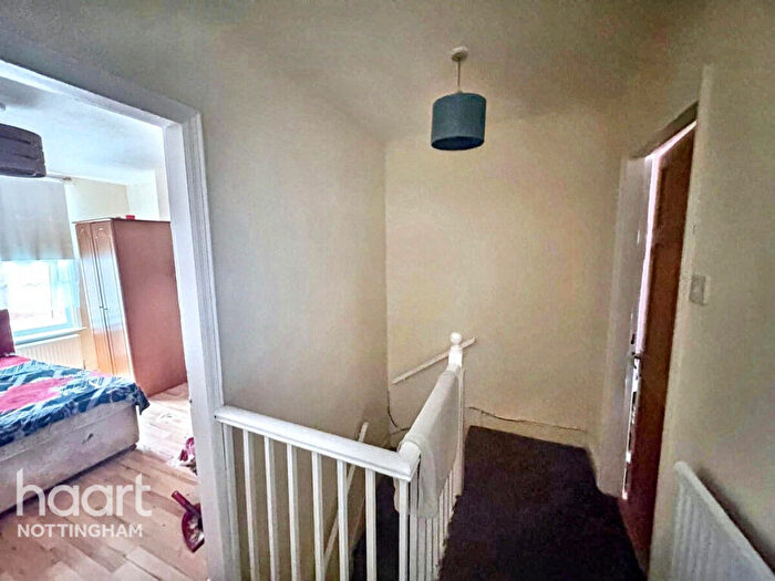 3 Bedroom Terraced House For Sale In Robey Terrace, Nottingham, NG7