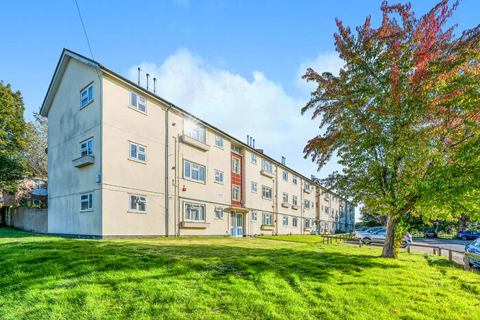 2 Bedroom Flat To Rent In Blyth Close, Southampton, Hampshire, SO16