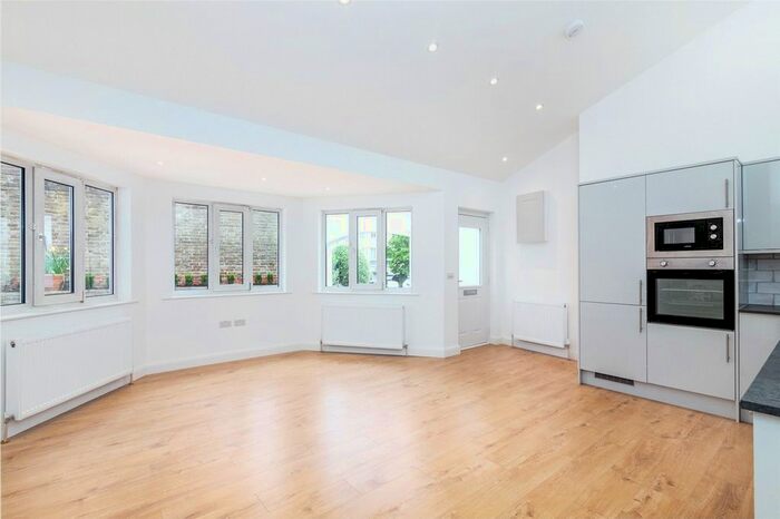 1 Bedroom Bungalow To Rent In Highgate Close, Highgate, London, N6