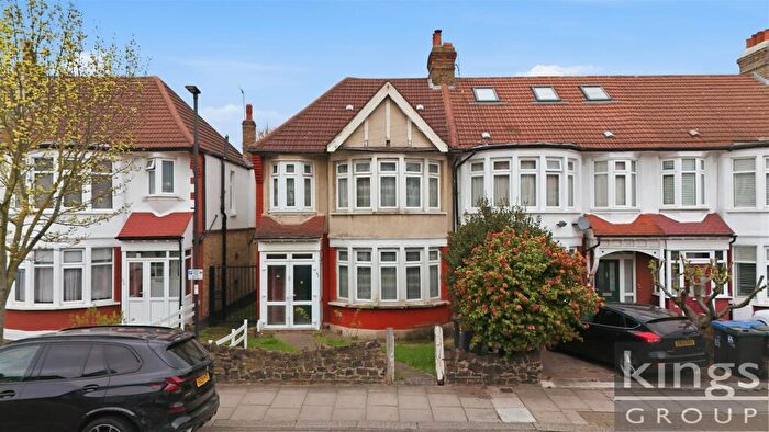 3 Bedroom House For Sale In Grenoble Gardens, London, N13