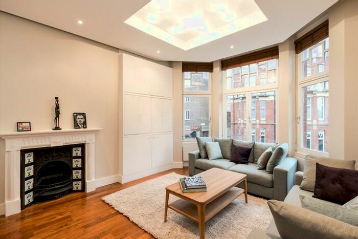 2 Bedroom Flat To Rent In Montagu Mansions, London, W1U