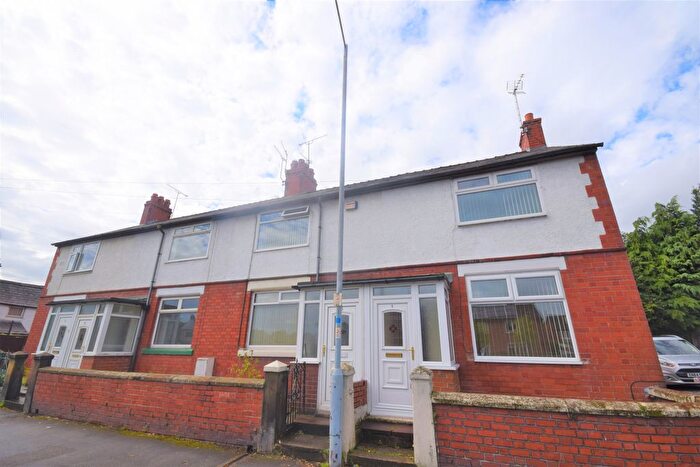 2 Bedroom Detached House To Rent In Dean Road, Wrexham, LL13