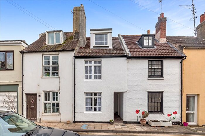 2 Bedroom Terraced House To Rent In Steine Gardens, Brighton, BN2