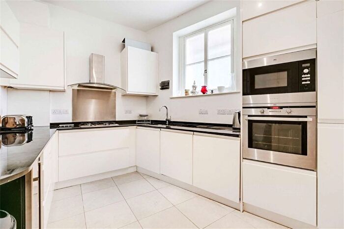 2 Bedroom Flat To Rent In Avonmore Mansions, Brook Green, W14
