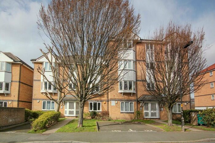 2 Bedroom Apartment To Rent In Rossetti Road, London, SE16