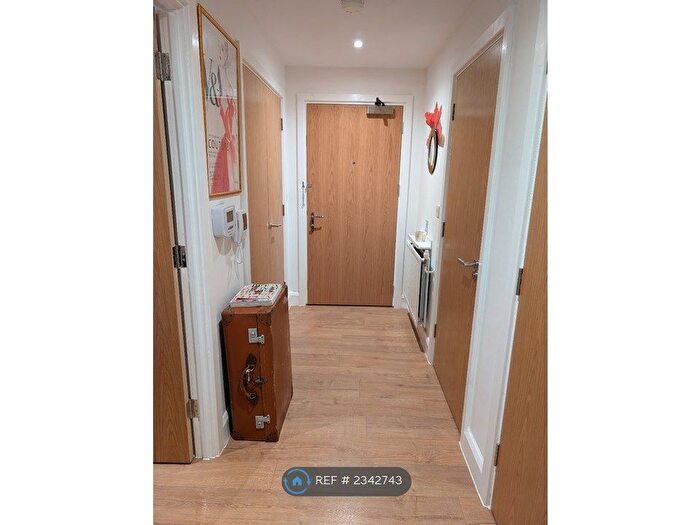 1 Bedroom Flat To Rent In Pilch House, London, E3