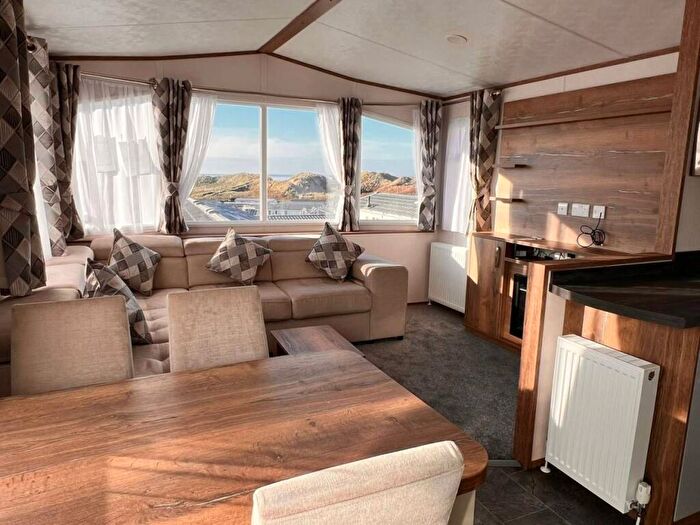 2 Bedroom Caravan For Sale In Llanmadoc, Gower, SA3