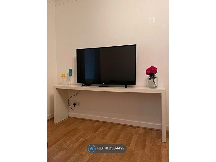 1 Bedroom Flat To Rent In James Watt Street, Glasgow, G2