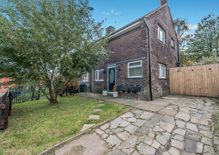 3 Bedroom Semi Detached House For Sale In Knowles Avenue, Holmewood, Bradford, West Yorkshire, BD4