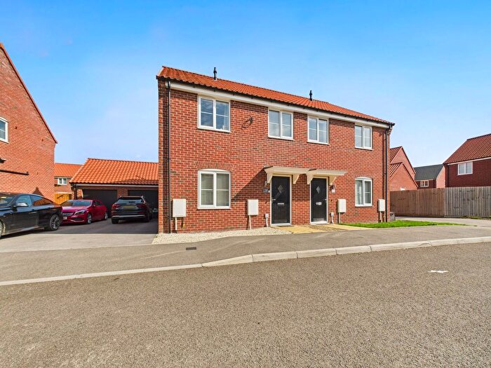 3 Bedroom Semi-Detached House For Sale In Old Abbey Farm Road, Crowland, PE6