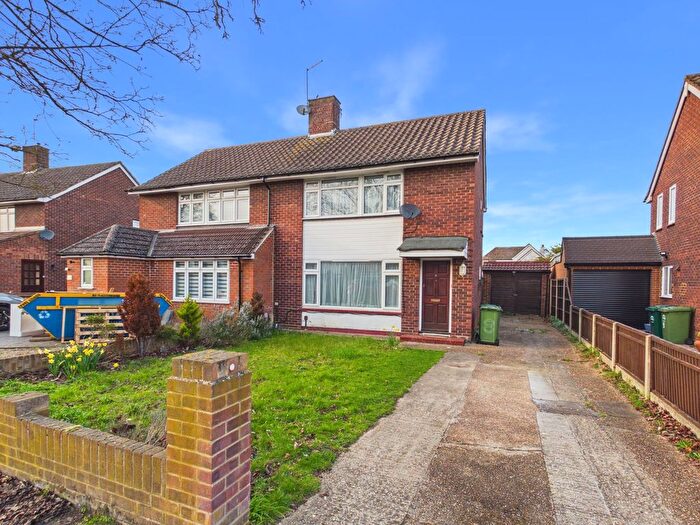 3 Bedroom Semi Detached House For Sale In Muncaster Road, Ashford, Surrey, TW15