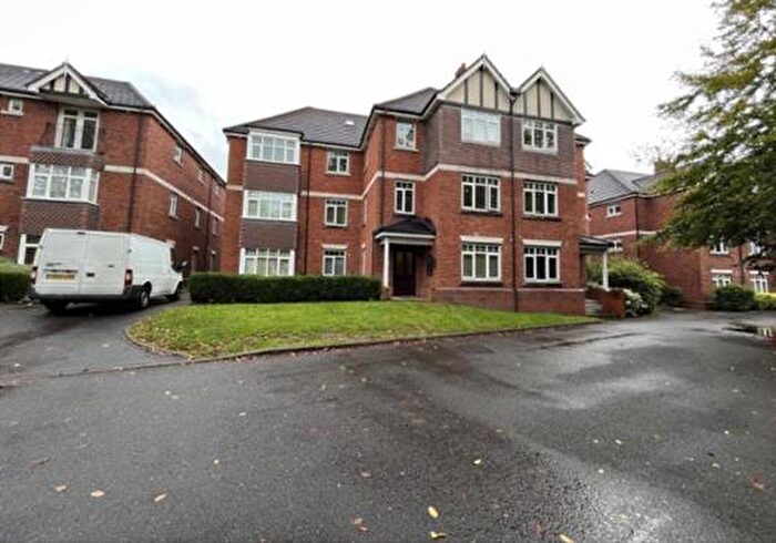 3 Bedroom Apartment To Rent In Wake Green Road, Birmingham, B13