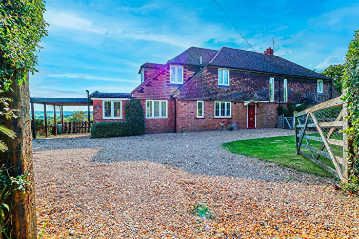 4 Bedroom Semi-Detached House For Sale In Pouchen End Lane, Hemel Hempstead, HP1