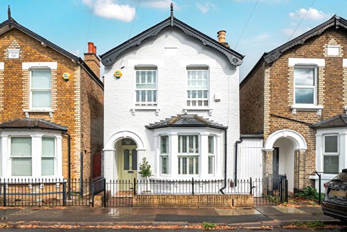 3 Bedroom Detached House For Sale In Caversham Road, Kingston Upon Thames, KT1