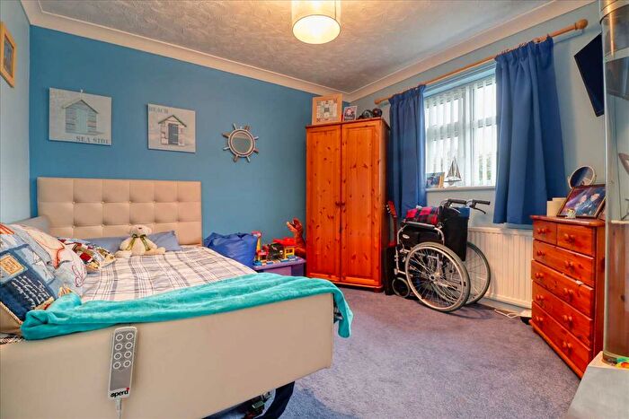 3 Bedroom Bungalow For Sale In Clays Road, Walton On The Naze, CO14