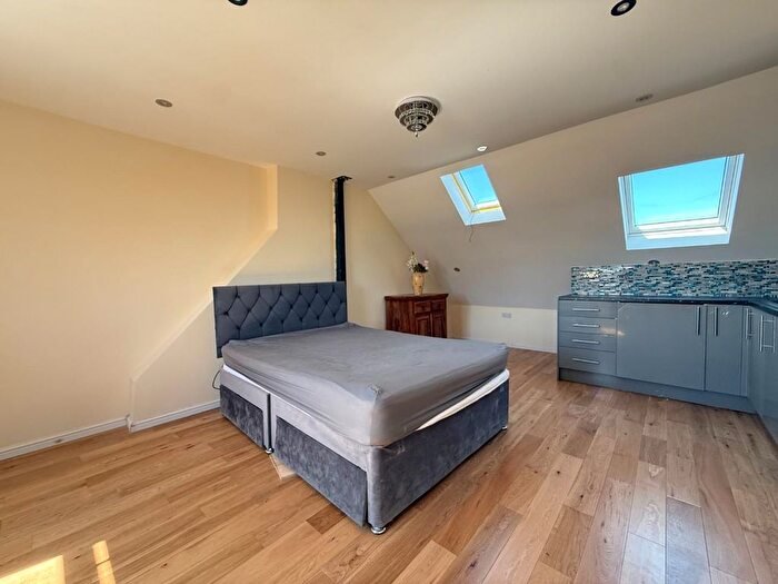 Studio To Rent In Parkside Way, HA2