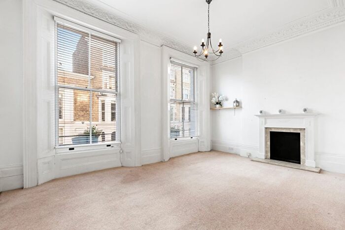 1 Bedroom Flat To Rent In Campden Hill Gardens, Campden Hill, W8