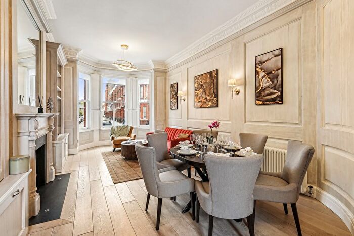 3 Bedroom Flat To Rent In Rosary Gardens, South Kensington, SW7