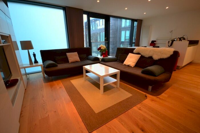 2 Bedroom Flat To Rent In Simpson Loan, Central, Edinburgh, EH3