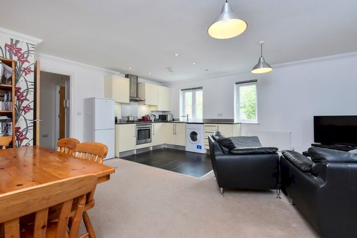 1 Bedroom Flat To Rent In Church Green Close, Kings Worthy, Winchester, SO23